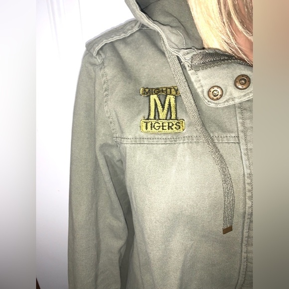 Ashley Outerwear hooded Army Jacket with patches XL - Picture 8 of 11